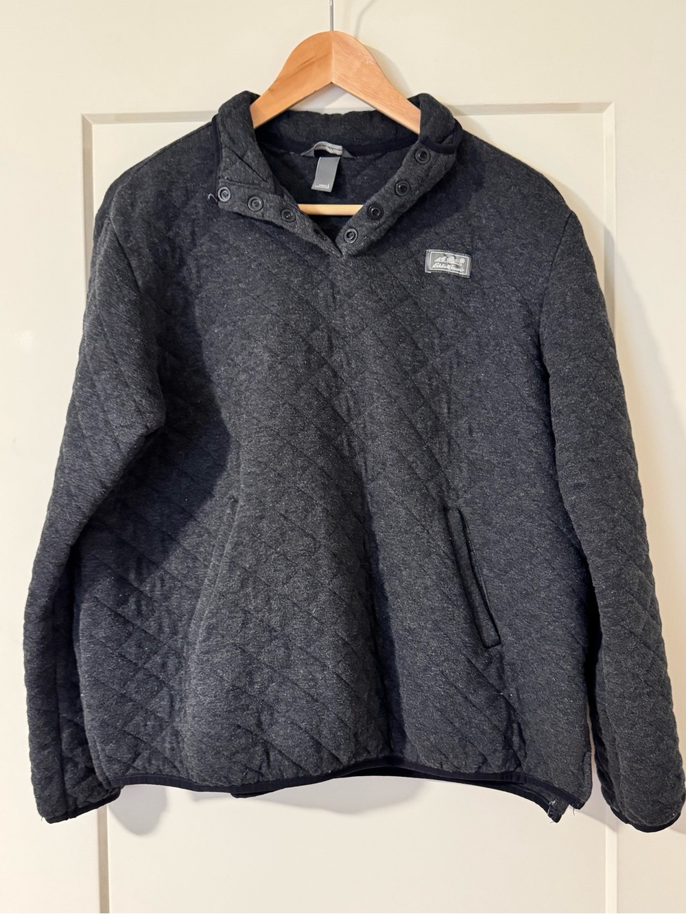 Eddie Bauer Quilted Pullover Sweater in Charcoal Gray